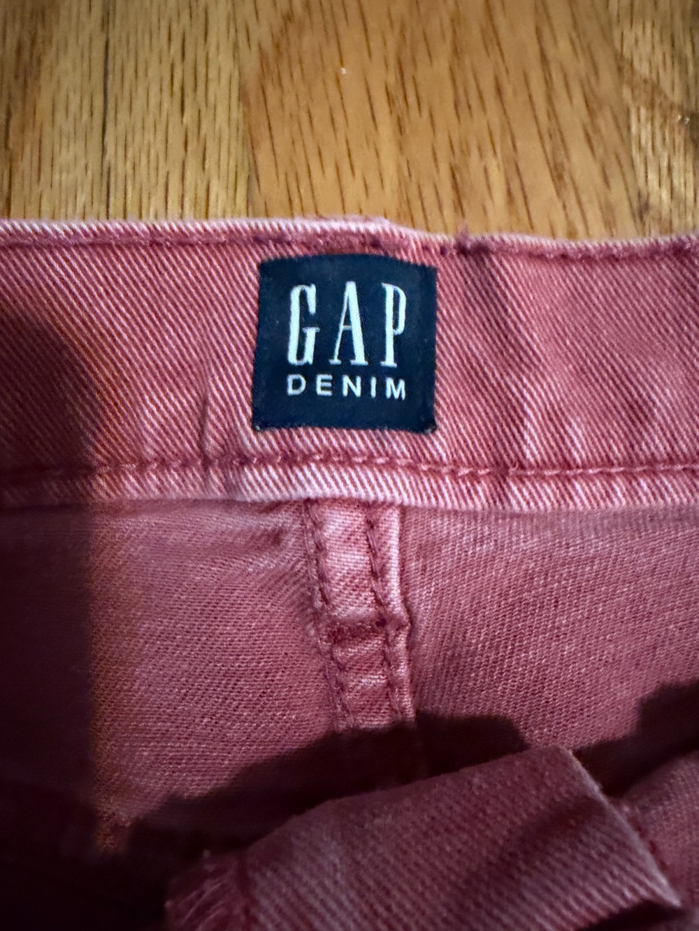 Gap Women’s Rustic Rose Denim Cutoff Shorts - Picture 3 of 5